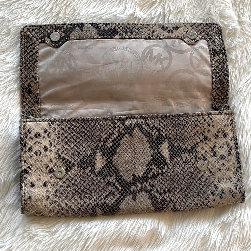Michael Kors Snakeskin genuine clutch - Picture 5 of 11